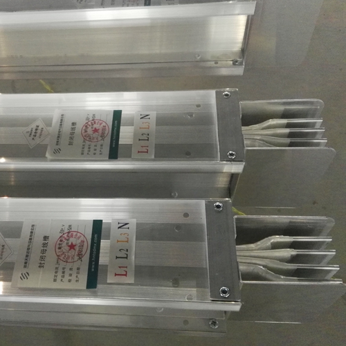 分支电缆与密集式丝瓜视频WWW入口在施工安装时的对比